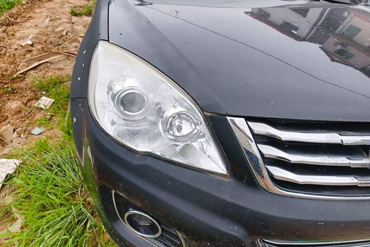 Used Haval H6 2016 Upgraded Model 1.5T Automatic Two-Wheel Drive Elite Version Right Front Headlight