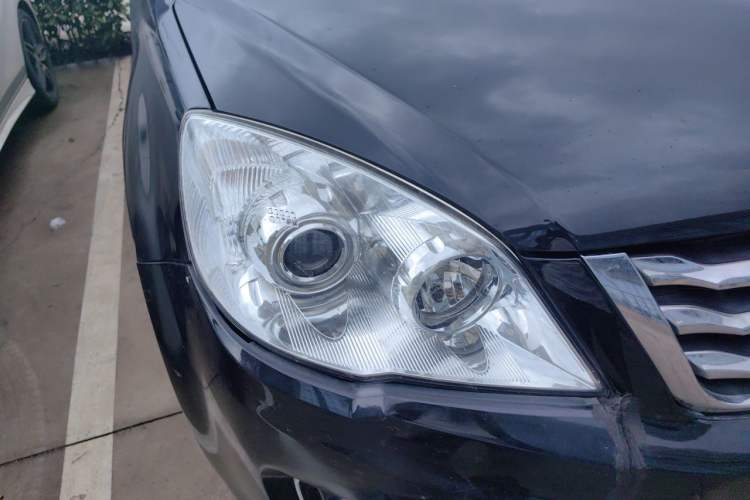 Used Haval H6 2016 Upgraded Model 1.5T Automatic Two-Wheel Drive Elite Version Right Front Headlight