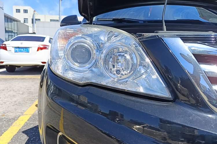 Used Haval H6 2016 Upgraded Model 1.5T Automatic Two-Wheel Drive Elite Version Right Front Headlight