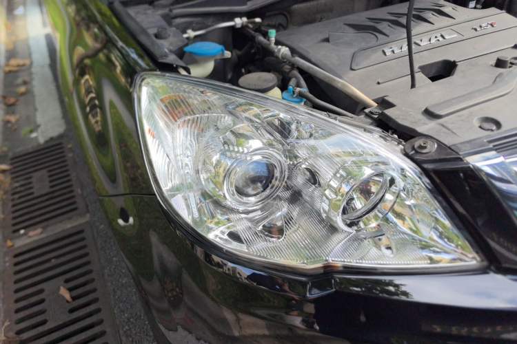 Used Haval H6 2016 Upgraded Model 1.5T Automatic Two-Wheel Drive Elite Version Right Front Headlight