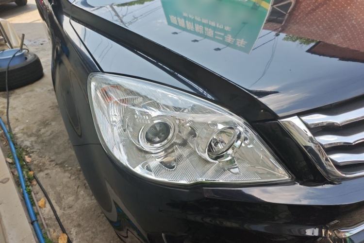 Used Haval H6 2016 Upgraded Model 1.5T Automatic Two-Wheel Drive Elite Version Right Front Headlight