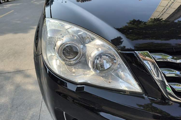 Used Haval H6 2016 Upgraded Model 1.5T Automatic Two-Wheel Drive Elite Version Right Front Headlight