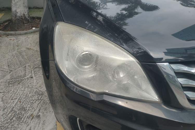 Used Haval H6 2016 Upgraded Model 1.5T Automatic Two-Wheel Drive Elite Version Right Front Headlight