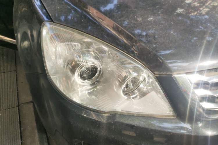 Used Haval H6 2016 Upgraded Model 1.5T Manual Two-Wheel Drive Urban Version Right Front Headlight