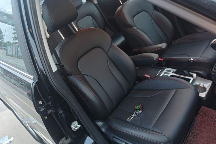 Used Haval H6 2016 Upgraded Model 1.5T Manual Two-Wheel Drive Urban Version Right Front Seat