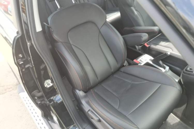 Used Haval H6 2016 Upgraded Model 1.5T Automatic Two-Wheel Drive Elite Version Right Front Seat