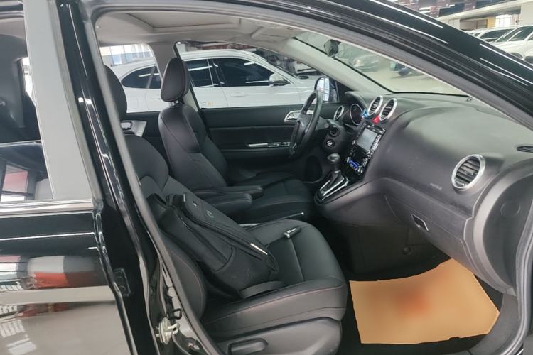 Used Haval H6 2016 Upgraded Model 1.5T Automatic Two-Wheel Drive Elite Version Right Front Seat