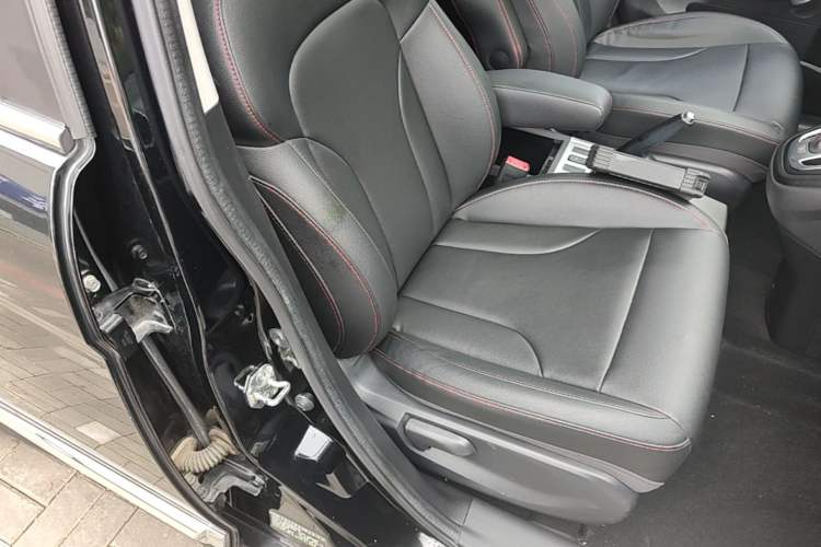 Used Haval H6 2016 Upgraded Model 1.5T Automatic Two-Wheel Drive Elite Version Right Front Seat