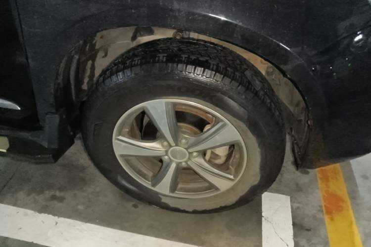 Used Haval H6 2016 Upgraded Model 1.5T Manual Two-Wheel Drive Elite Version Right Front Wheel Hub