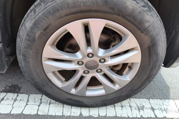 Used Haval H6 2016 Upgraded Model 1.5T Manual Two-Wheel Drive Urban Version Right Front Wheel Hub