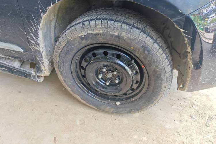 Used Haval H6 2016 Upgraded Model 1.5T Manual Two-Wheel Drive Elite Version Right Front Wheel Hub