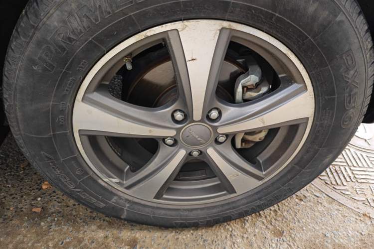 Used Haval H6 2016 Upgraded Model 1.5T Automatic Two-Wheel Drive Elite Version Right Front Wheel Hub