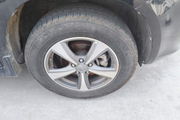 Used Haval H6 2016 Upgraded Model 1.5T Manual Two-Wheel Drive Elite Version Right Front Wheel Hub