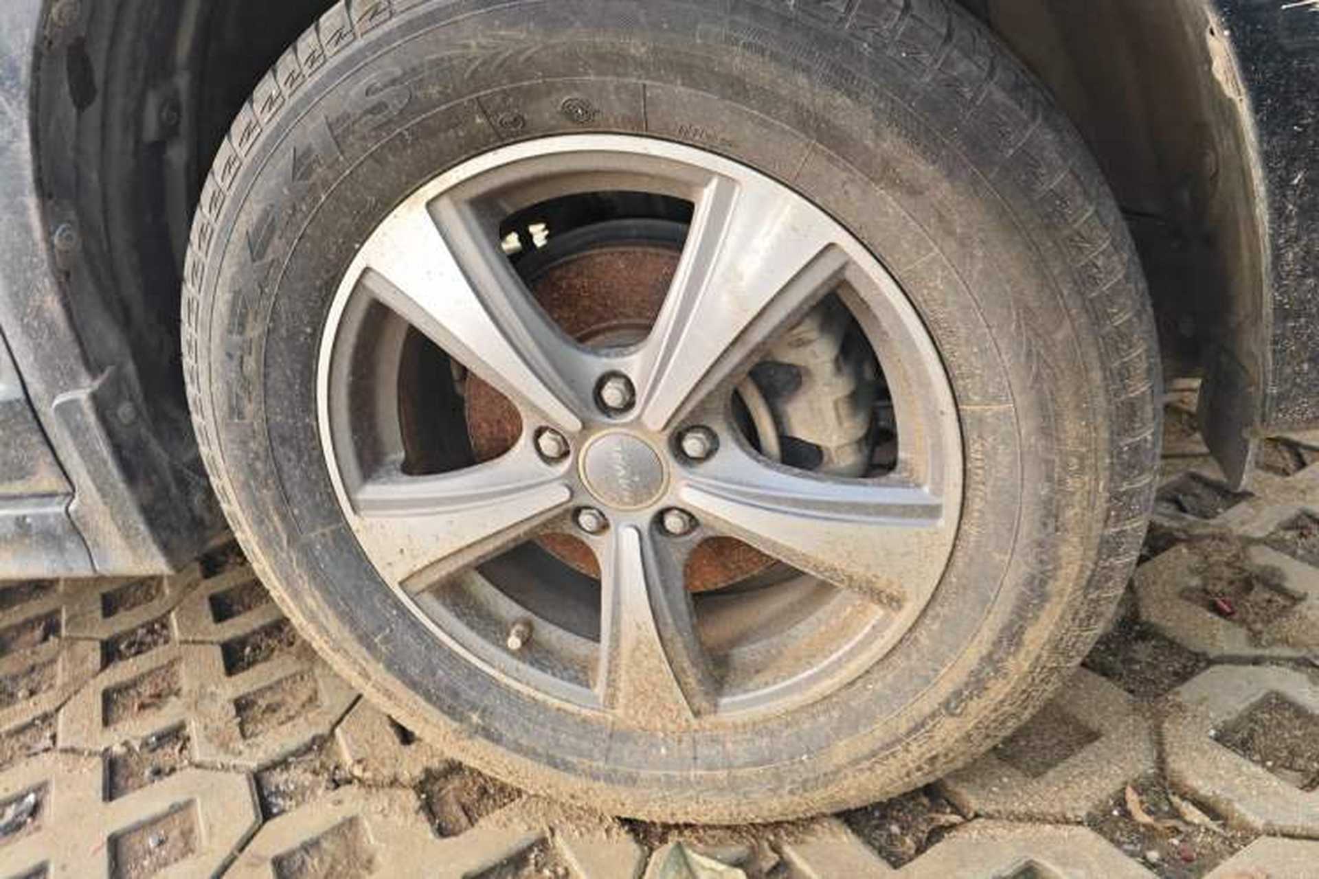 Used Haval H6 2016 Upgraded Model 1.5T Manual Two-Wheel Drive Elite Version Right Front Wheel Hub