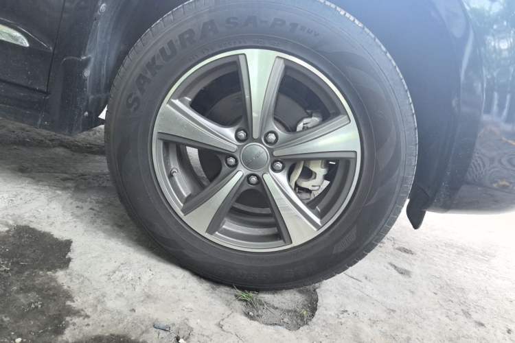 Used Haval H6 2016 Upgraded Model 1.5T Manual Two-Wheel Drive Elite Version Right Front Wheel Hub