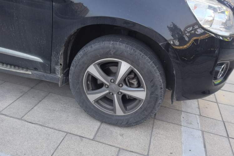 Used Haval H6 2016 Upgraded Model 1.5T Manual Two-Wheel Drive Elite Version Right Front Wheel Hub