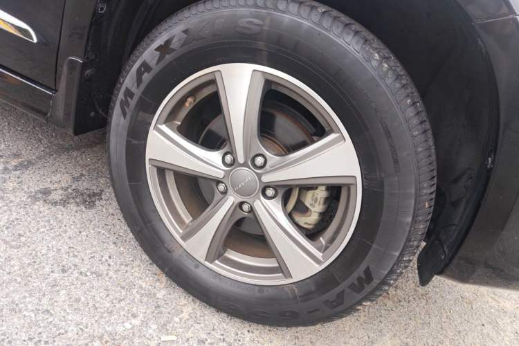 Used Haval H6 2016 Upgraded Model 1.5T Manual Two-Wheel Drive Elite Version Right Front Wheel Hub