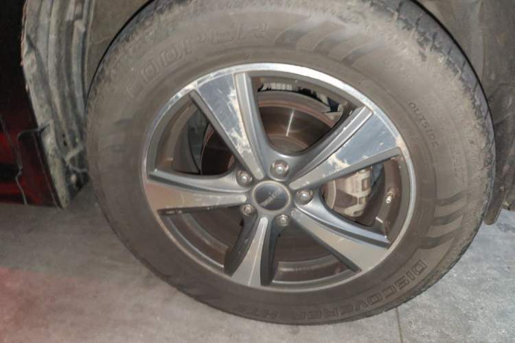 Used Haval H6 2016 Upgraded Model 1.5T Automatic Two-Wheel Drive Elite Version Right Front Wheel Hub