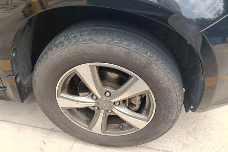 Used Haval H6 2016 Upgraded Model 1.5T Manual Two-Wheel Drive Elite Version Right Front Wheel Hub