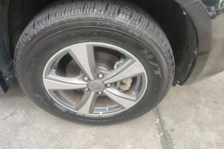 Used Haval H6 2016 Upgraded Model 1.5T Manual Two-Wheel Drive Elite Version Right Front Wheel Hub