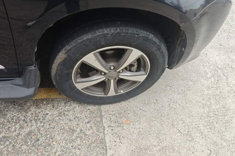 Used Haval H6 2016 Upgraded Model 1.5T Manual Two-Wheel Drive Elite Version Right Front Wheel Hub