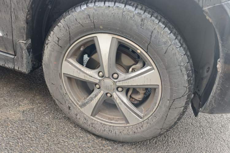 Used Haval H6 2016 Upgraded Model 1.5T Automatic Two-Wheel Drive Elite Version Right Front Wheel Hub