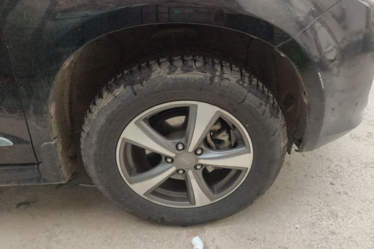 Used Haval H6 2016 Upgraded Model 1.5T Manual Two-Wheel Drive Urban Version Right Front Wheel Hub