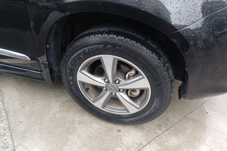 Used Haval H6 2016 Upgraded Model 1.5T Manual Two-Wheel Drive Value Edition Right Front Wheel Hub