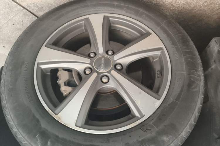 Used Haval H6 2016 Upgraded Model 1.5T Manual Two-Wheel Drive Urban Version Right Front Wheel Hub