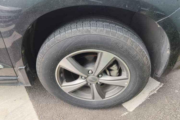 Used Haval H6 2016 Upgraded Model 1.5T Manual Two-Wheel Drive Elite Version Right Front Wheel Hub