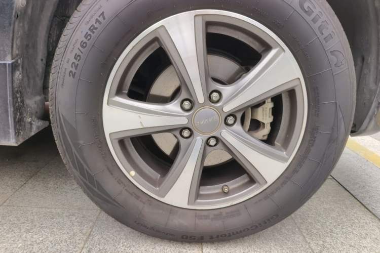 Used Haval H6 2016 Upgraded Model 1.5T Manual Two-Wheel Drive Elite Version Right Front Wheel Hub