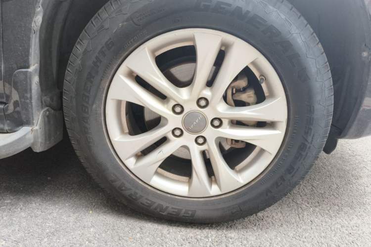 Used Haval H6 2016 Upgraded Model 1.5T Automatic Two-Wheel Drive Elite Version Right Front Wheel Hub
