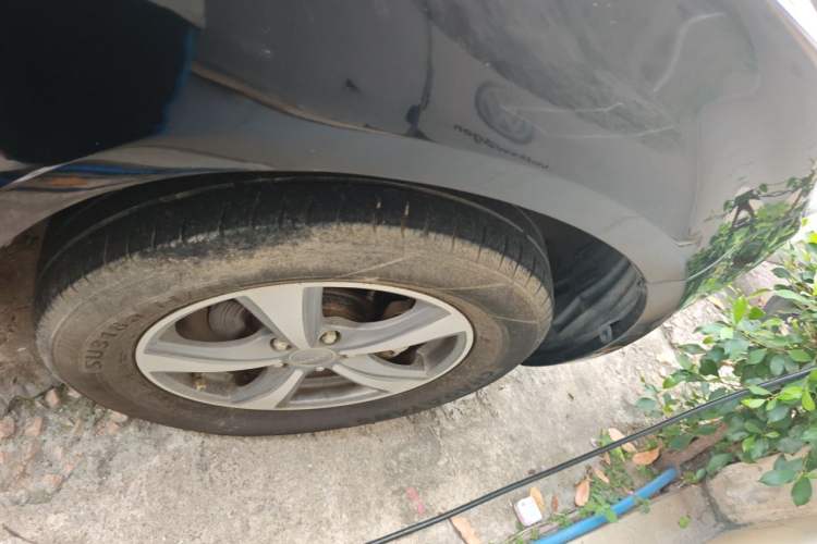 Used Haval H6 2016 Upgraded Model 1.5T Automatic Two-Wheel Drive Elite Version Right Front Wheel Hub