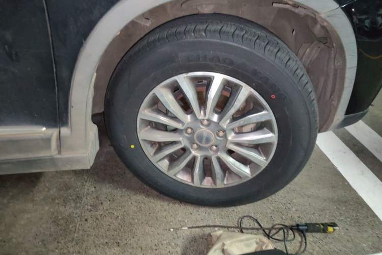 Used Haval H6 2016 Upgraded Model 1.5T Automatic Two-Wheel Drive Elite Version Right Front Wheel Hub