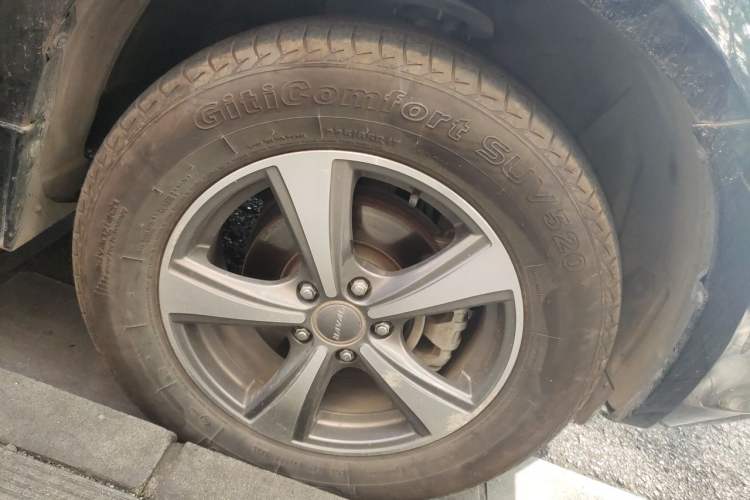 Used Haval H6 2016 Upgraded Model 1.5T Manual Two-Wheel Drive Urban Version Right Front Wheel Hub