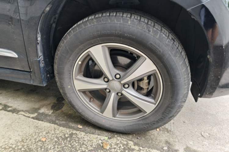 Used Haval H6 2016 Upgraded Model 1.5T Automatic Two-Wheel Drive Elite Version Right Front Wheel Hub