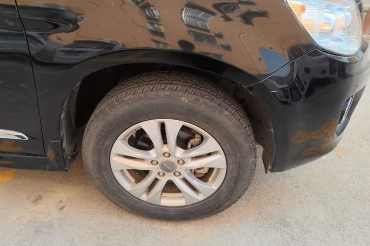 Used Haval H6 2016 Upgraded Model 1.5T Manual Two-Wheel Drive Elite Version Right Front Wheel Hub