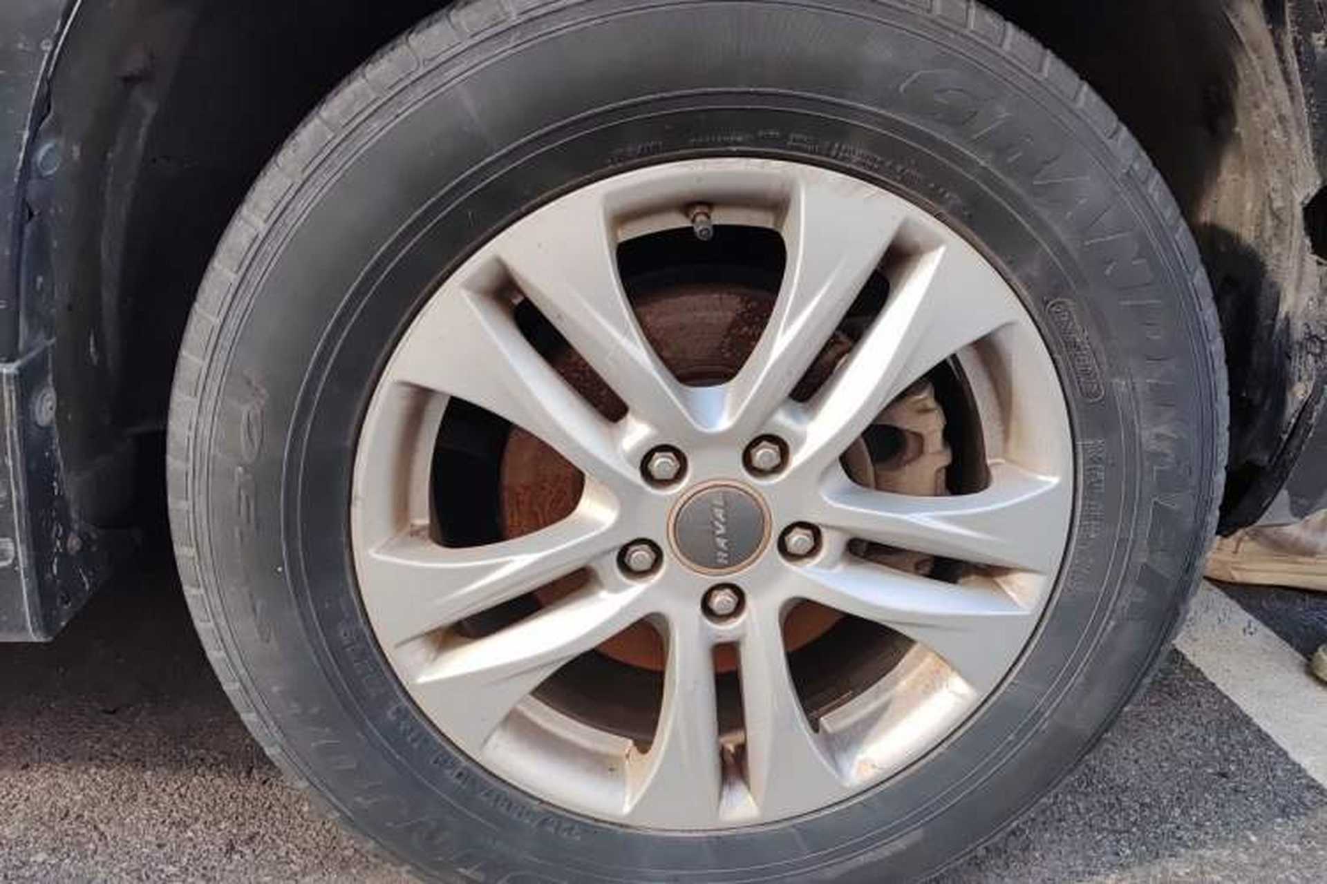 Used Haval H6 2016 Upgraded Model 1.5T Automatic Two-Wheel Drive Elite Version Right Front Wheel Hub