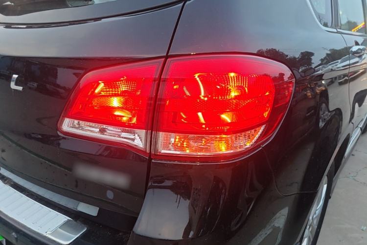 Used Haval H6 2016 Upgraded Model 1.5T Manual Two-Wheel Drive Urban Version Right Rear Taillight