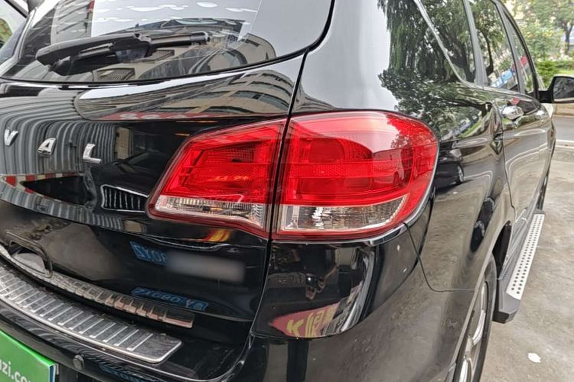 Used Haval H6 2016 Upgraded Model 1.5T Manual Two-Wheel Drive Elite Version Right Rear Taillight