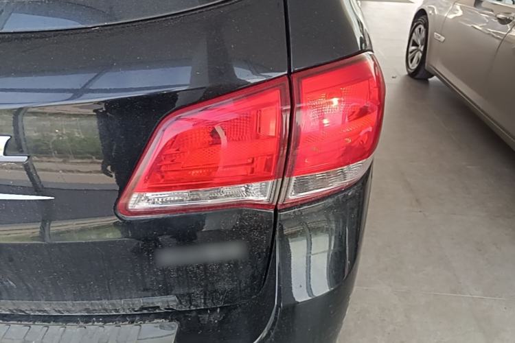 Used Haval H6 2016 Upgraded Model 1.5T Automatic Two-Wheel Drive Elite Version Right Rear Taillight