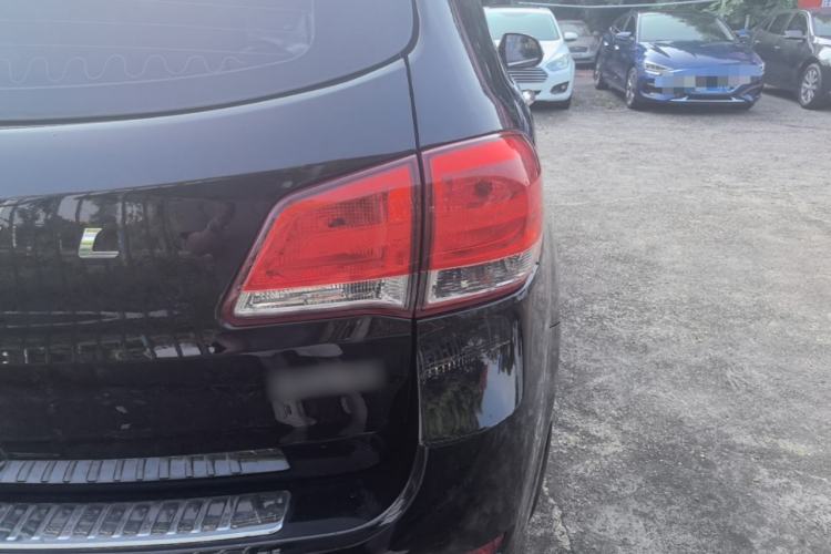 Used Haval H6 2016 Upgraded Model 1.5T Manual Two-Wheel Drive Elite Version Right Rear Taillight
