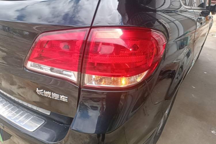 Used Haval H6 2016 Upgraded Model 1.5T Automatic Two-Wheel Drive Elite Version Right Rear Taillight