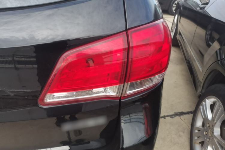 Used Haval H6 2016 Upgraded Model 1.5T Manual Two-Wheel Drive Elite Version Right Rear Taillight