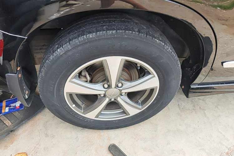 Used Haval H6 2016 Upgraded Model 1.5T Automatic Two-Wheel Drive Elite Version Right Rear Wheel Hub