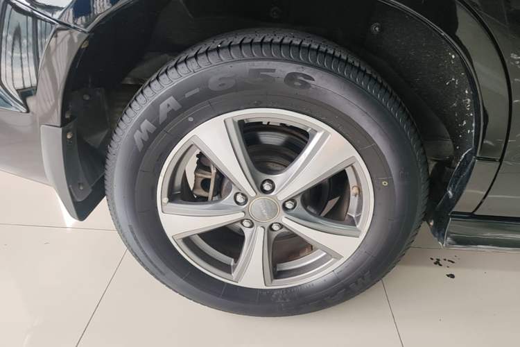 Used Haval H6 2016 Upgraded Model 1.5T Automatic Two-Wheel Drive Elite Version Right Rear Wheel Hub