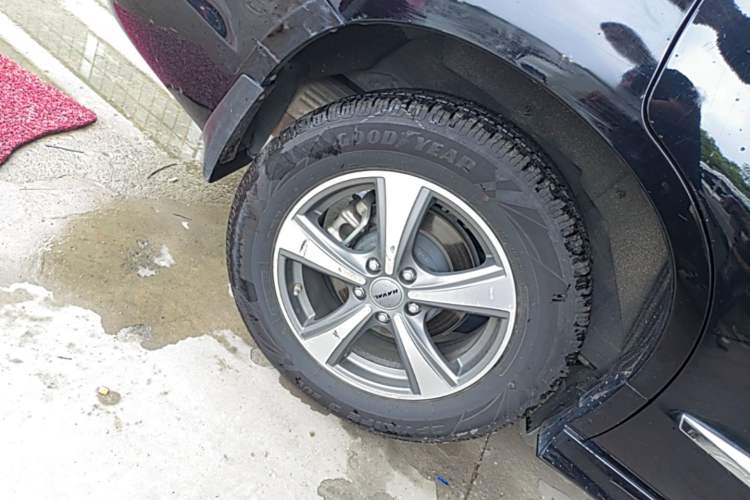 Used Haval H6 2016 Upgraded Model 1.5T Automatic Two-Wheel Drive Elite Version Right Rear Wheel Hub