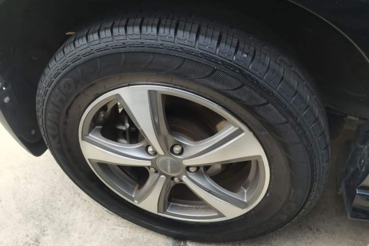 Used Haval H6 2016 Upgraded Model 1.5T Manual Two-Wheel Drive Elite Version Right Rear Wheel Hub