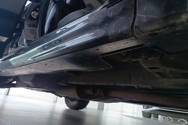 Used Haval H6 2016 Upgraded Model 1.5T Automatic Two-Wheel Drive Elite Version Right Side Sill