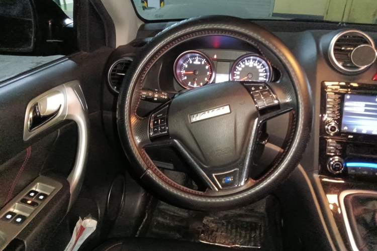 Used Haval H6 2016 Upgraded Model 1.5T Manual Two-Wheel Drive Elite Version Steering Wheel